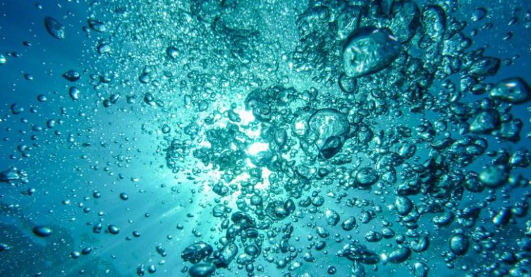 Water - Water Bubbles Under the Sea